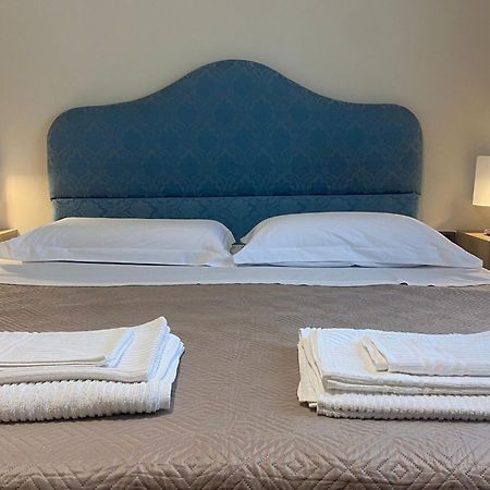 Casa Battisti Messina Guest House In Centro Citta, Ideale Per Famiglie O Gruppi Buitenkant foto