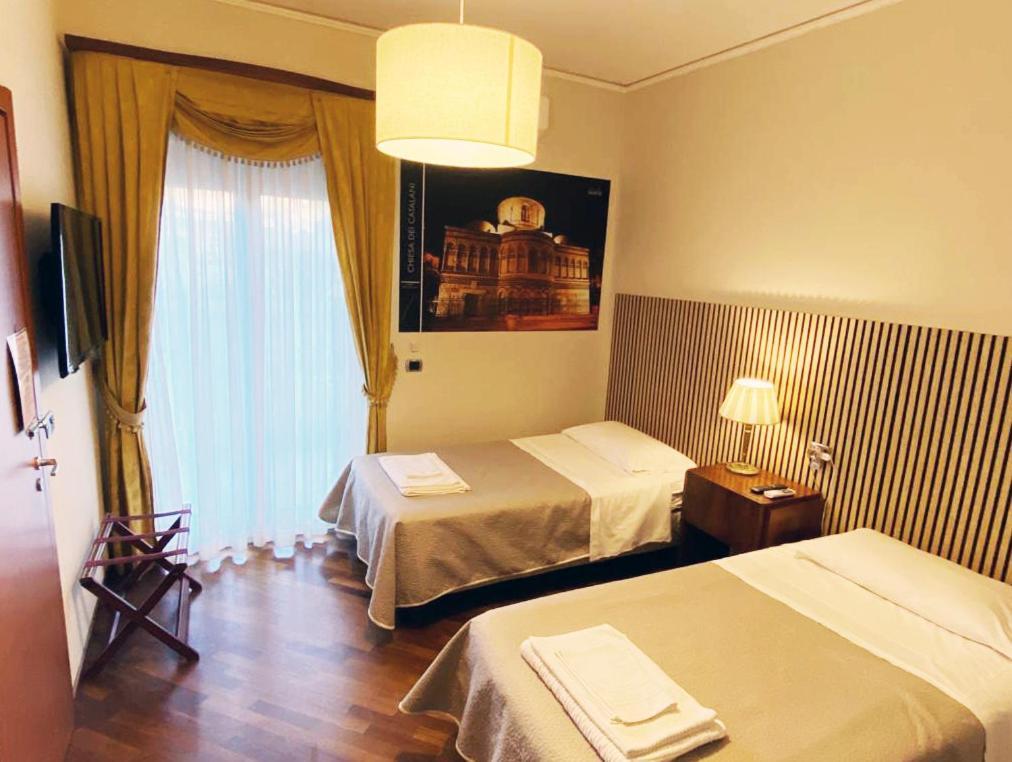Casa Battisti Messina Guest House In Centro Citta, Ideale Per Famiglie O Gruppi Buitenkant foto