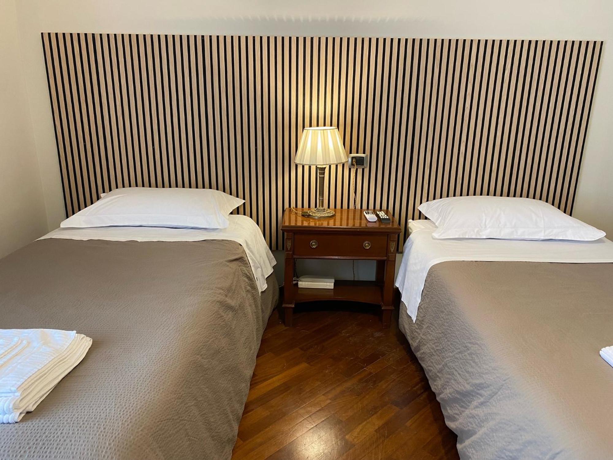 Casa Battisti Messina Guest House In Centro Citta, Ideale Per Famiglie O Gruppi Buitenkant foto