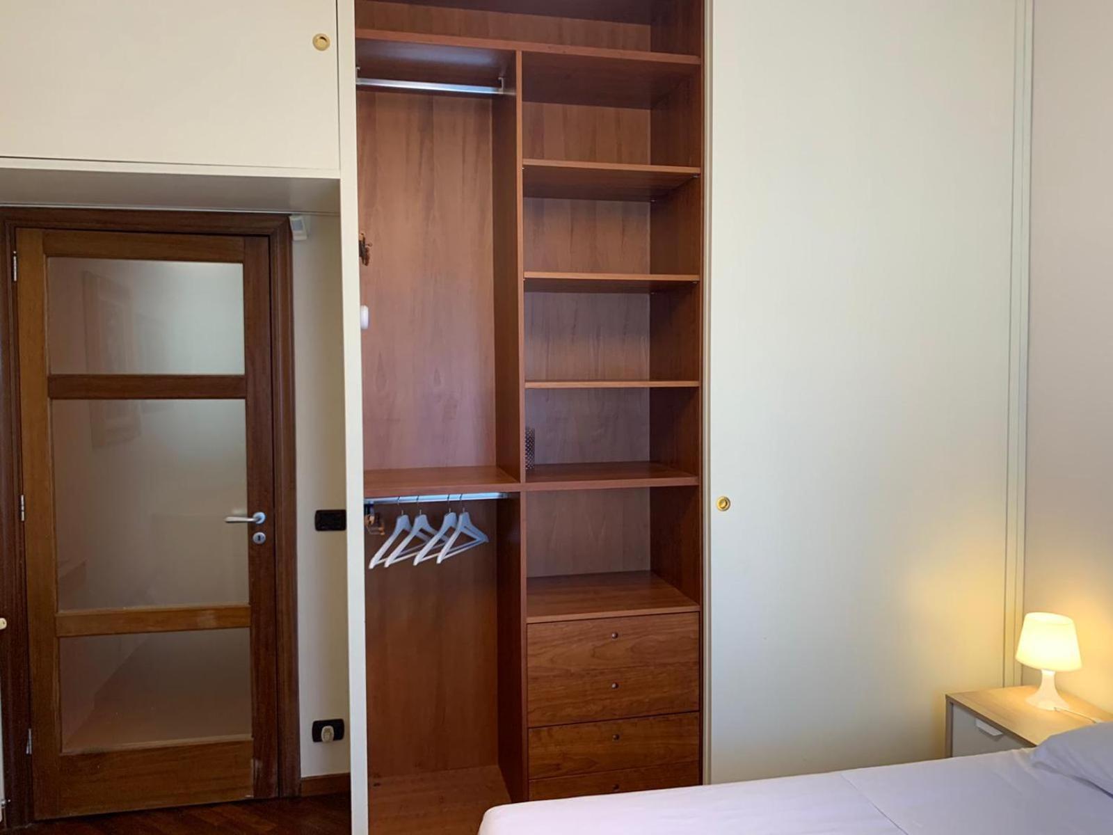 Casa Battisti Messina Guest House In Centro Citta, Ideale Per Famiglie O Gruppi Buitenkant foto